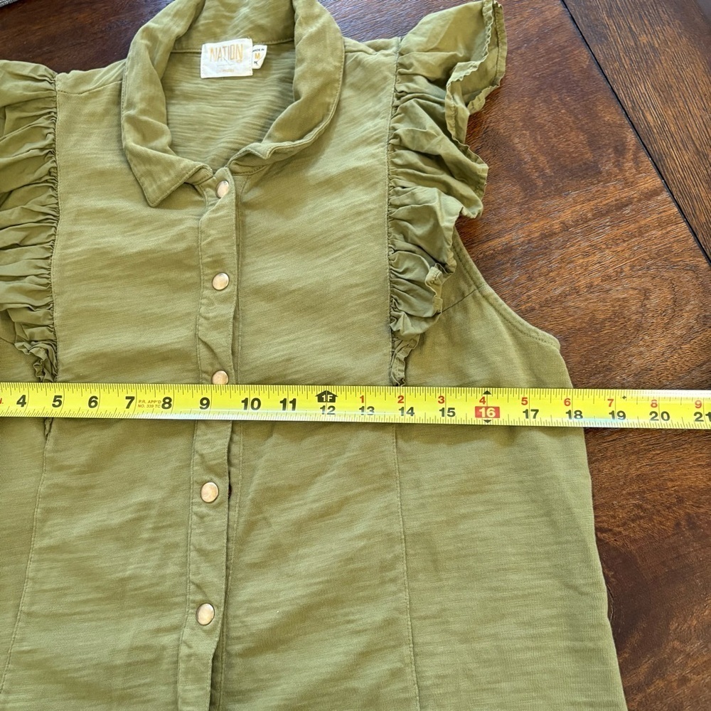 Nation LTD Archer Ruffle Sleeve Top Button Down Sleeveless Shirt Olive Green M - Picture 11 of 12